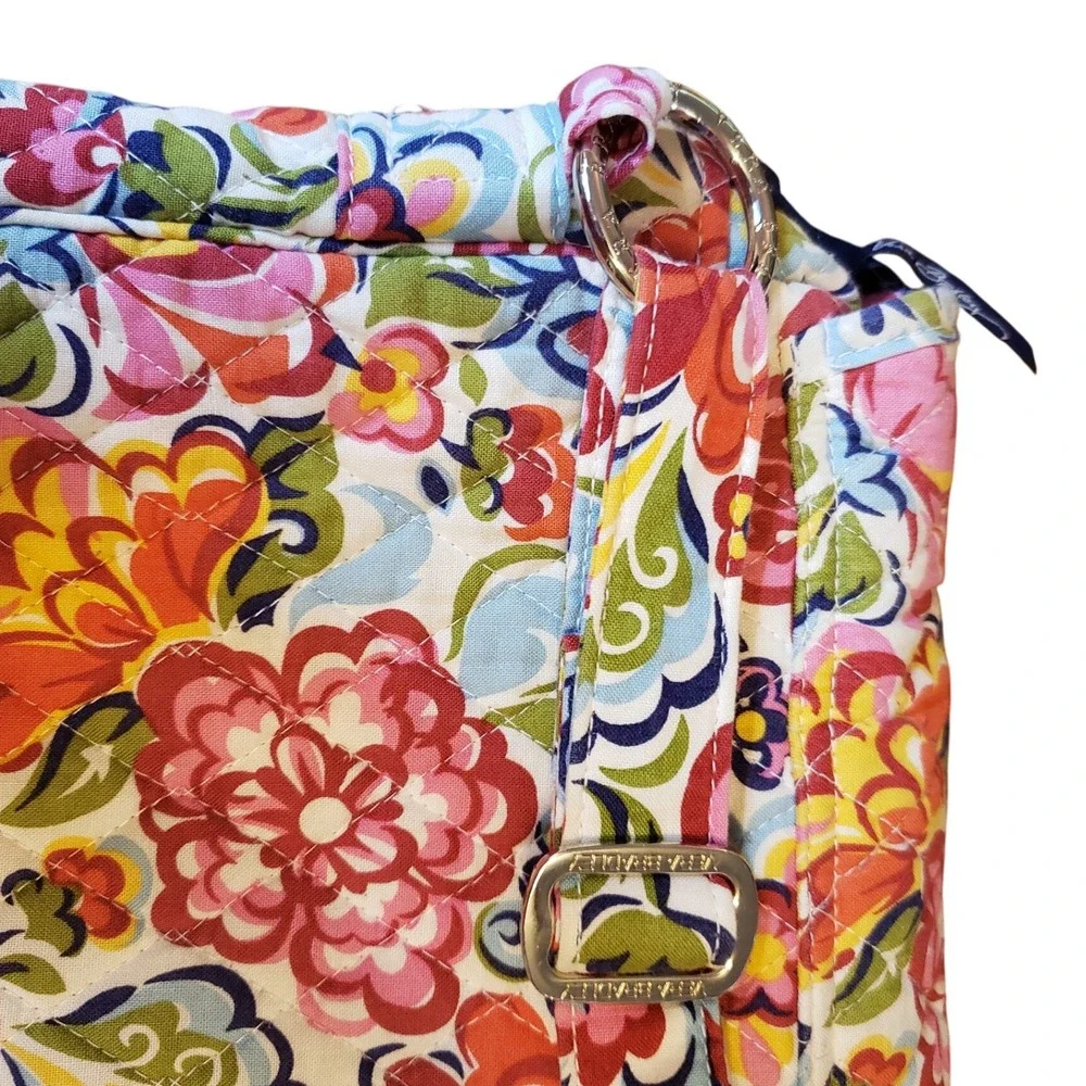 Vera Bradley crossbody bag‎ floral print adjustable strap zip pockets summer